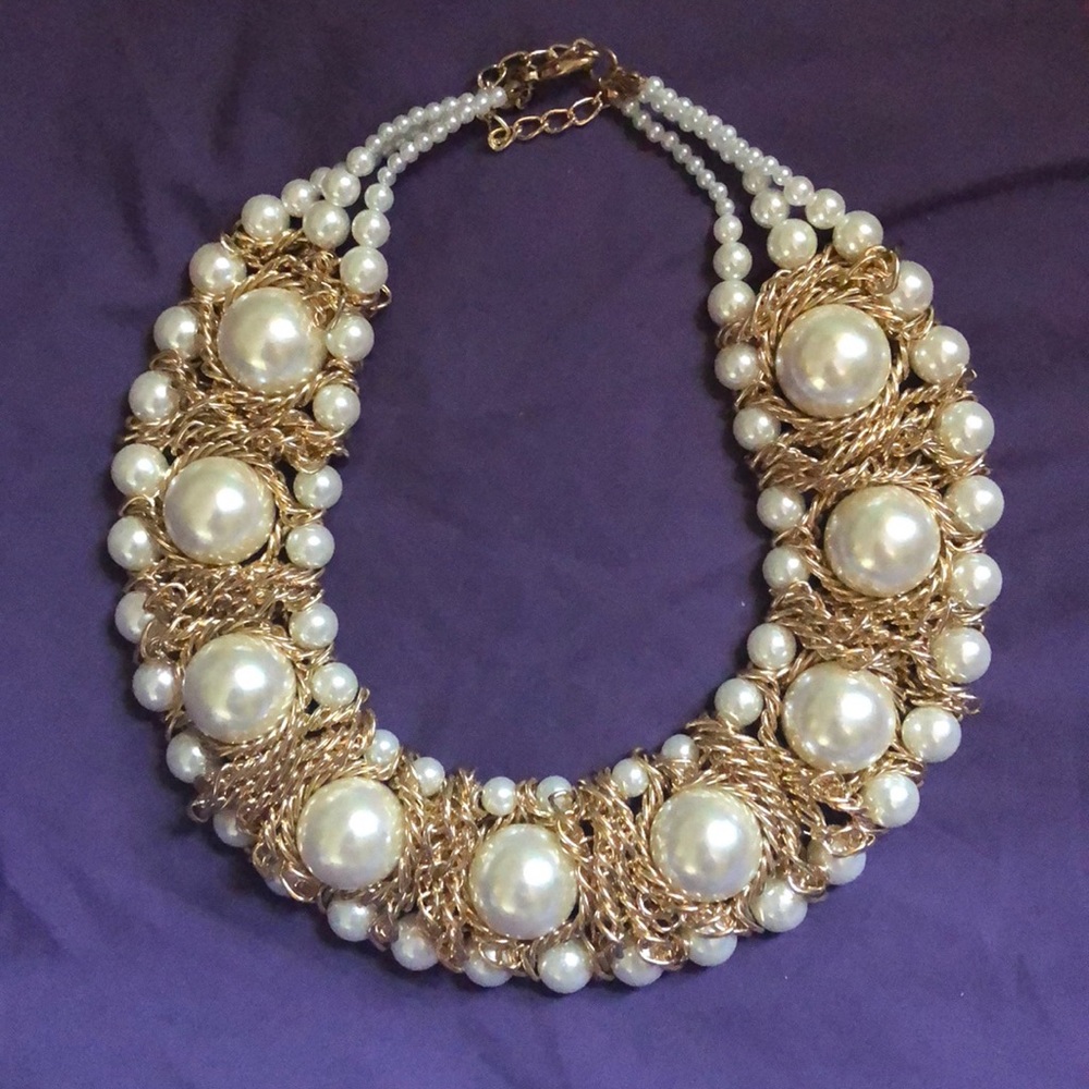 Pearl necklace. Brand new condition.